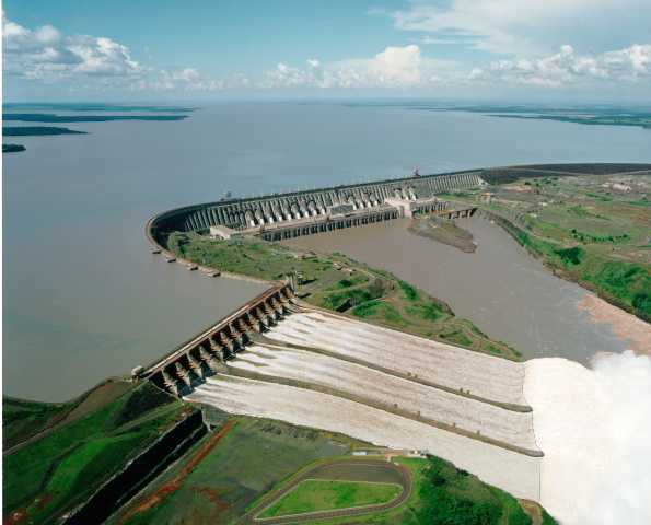 itaipu dam shape