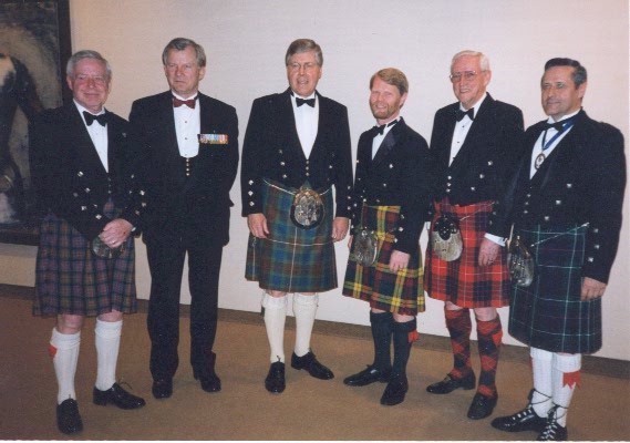 L-R: John Macdonald, dinner co-chair; MGen Lewis MacKenzie (1993); John Cleghorn (1998); Michael MacMillan (1999); Neil Fraser, dinner co-chair; Alan McKenzie, dinner committee member