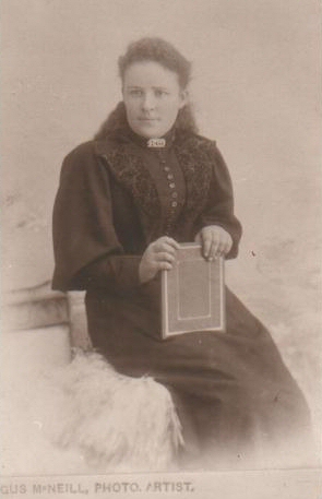 Alice Jean McLachlan  born 1880 Saumarez Ponds Uralla NSW