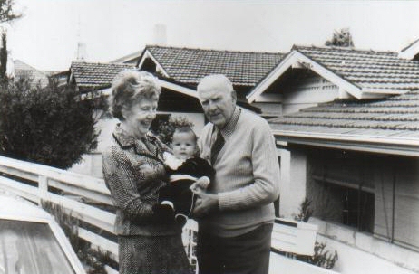 Kath Davis -husb John Beames & gr son Mosman nth side Syd harb