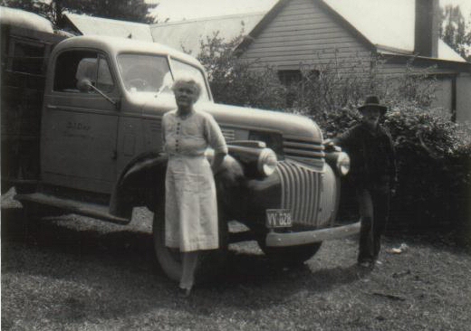 Glenferneigh near Grafton NSW -  home of Mary &  Jack Day  -  set off from Glenferneigh house - 24 April 1952
