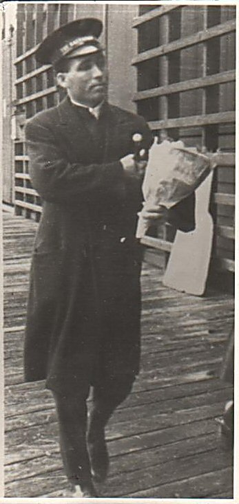 Harold Crowe @ Wooloomooloo docks Sydney harbour in 1934