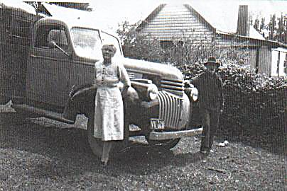 Jack Day loved his pipe -  he wed Mary McLachlan @ Hillgrove in 1905