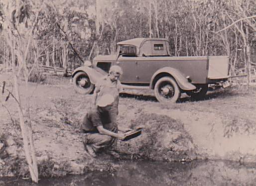 Gold fever it will burn -  Dan McLachlan & wife Daisy fossicking for gold  during Gre