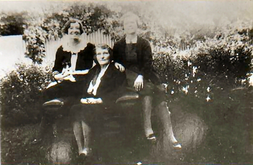Jock McLachlan - dau Ida - wife Emma nee Kearney - gr dau Gwen Henkes