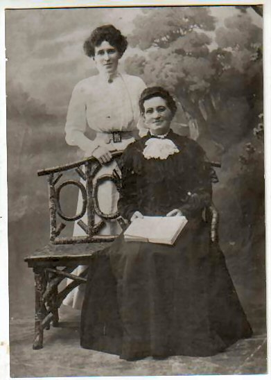Jane McLachlan McDonald & dau Jean McDonald Blackwell -circa 1910