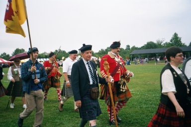 Urquhart being escorted by Kingdom of Raknar
