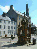 BIGGAR FOUNTAIN AND BANFF TOWN HALL 6 AUG 2004
