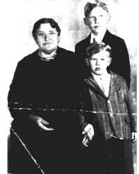 The sons of Lee Otis and Emma Soehnholz