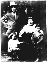 Sam Smith with spouse Hun kah Mon Kahn, Saucy Chief, children: Annie and Jefferson Smith