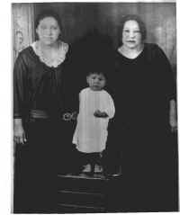 Bertha on left, Elsie Loho on right and the child is Ura May.