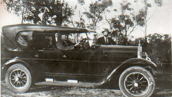 car owned by Andy George - used to drive his mother Agnes  - visit brother Duncan McLachlan - 1920s - Wellington NSW