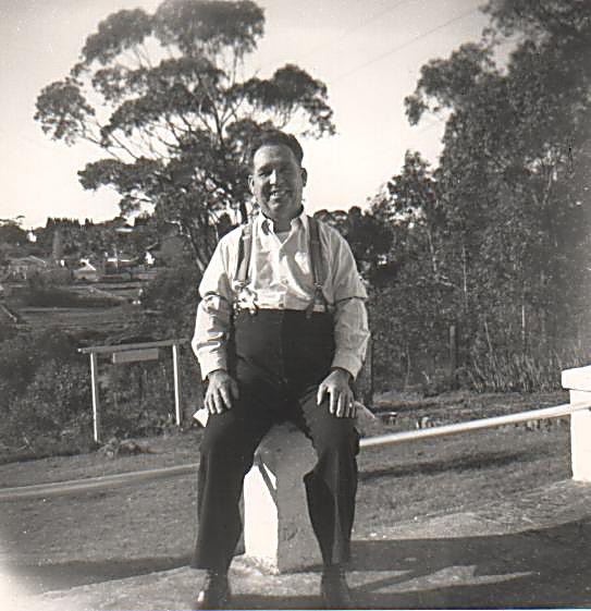 Harold Crowe  on holiday @ Katoomba in Blue Mountains west of Sydney  NSW -  Christmas 1964