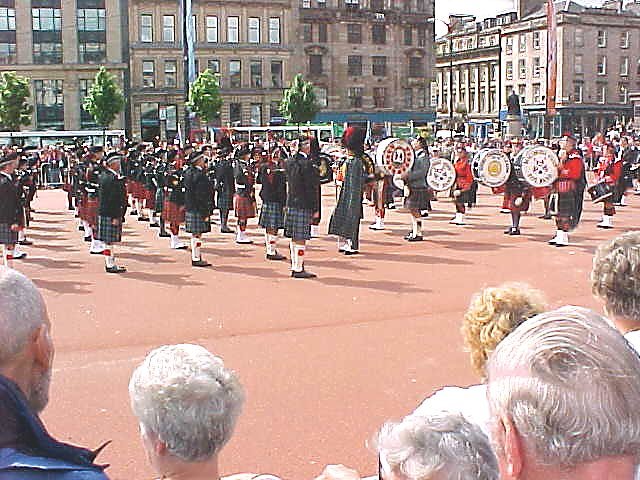 Canadian Massed Pipes & Drums in Glasgow, August 2001