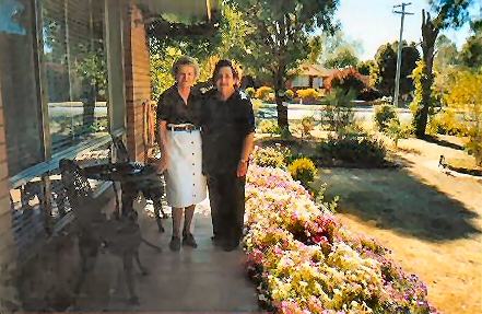 Grace nee   Buckley Platt &  researcher Alison @ Blayney NSW 1995 en route Trunkey Crk